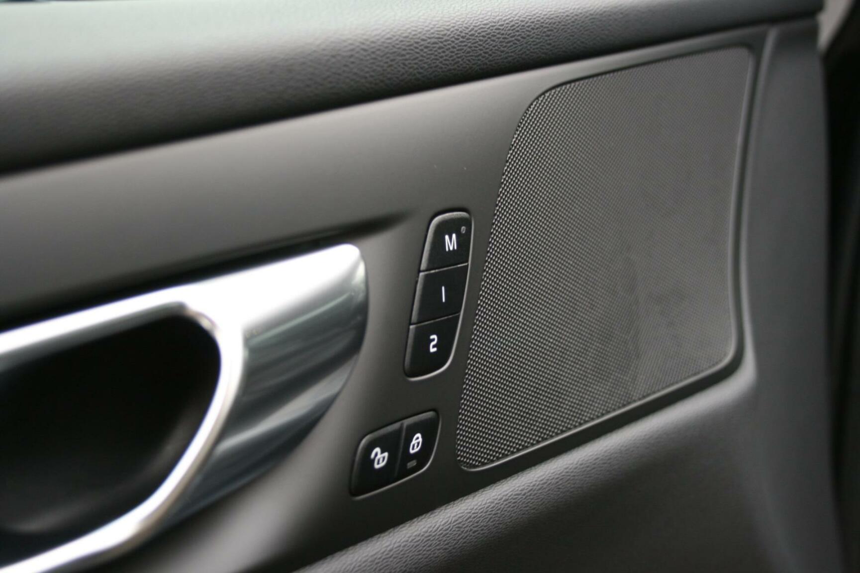 Volvo-V60-29
