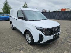Ford-Transit Courier-4